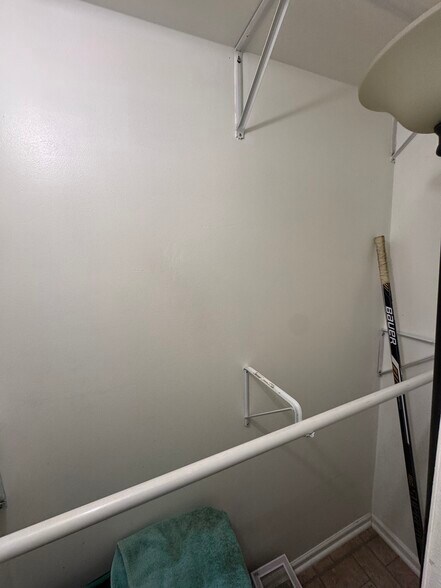 Building Photo - 4325 N Wolcott Ave