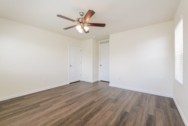 Building Photo - 13520 Oneida Ln