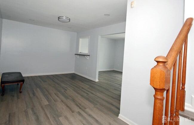 Building Photo - 13 Tiger Lilly Ct