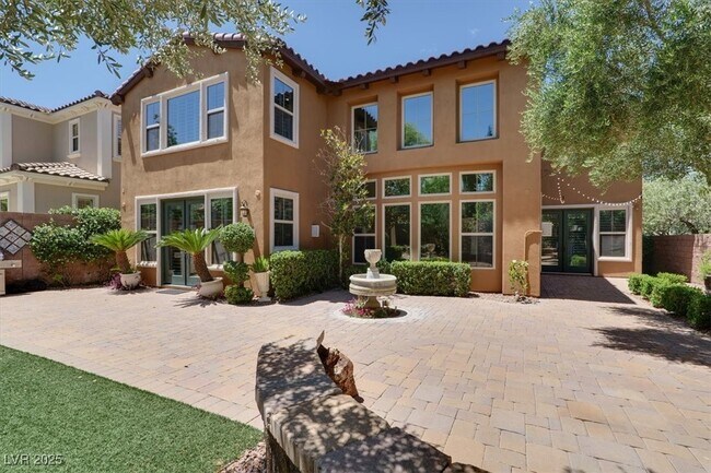 Building Photo - 74 Contrada Fiore Dr