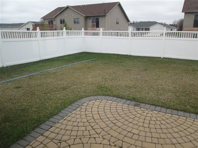 Building Photo - 3 br, 2 bath Townhome - 1621 Park Drive SE