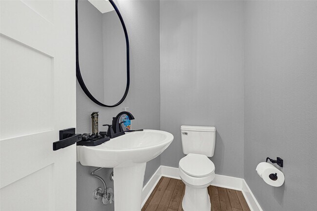 Building Photo - 3513 Omega St