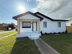 Building Photo - 2300 Delille St
