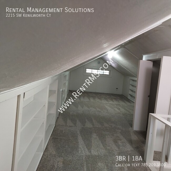 Building Photo - 2215 SW Kenilworth Ct