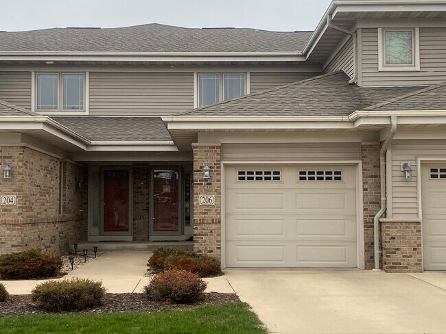 Primary Photo - 206 Meadowside Dr