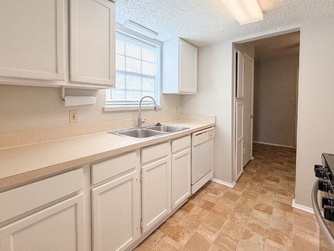 Building Photo - Charming 2 Bed, 2 Bath home in Keller