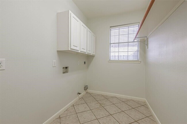 Building Photo - 3603 E Cedar Hollow Dr