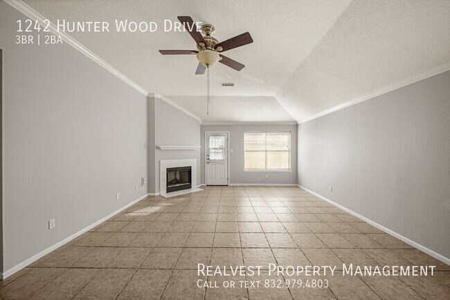 Building Photo - 1242 Hunter Wood Dr
