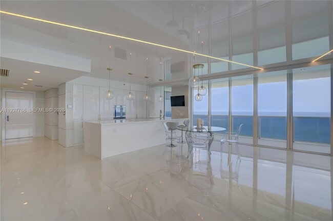 Building Photo - 1830 S Ocean Dr