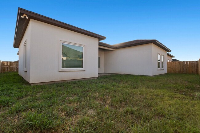 Building Photo - 7425 Lake Havasu