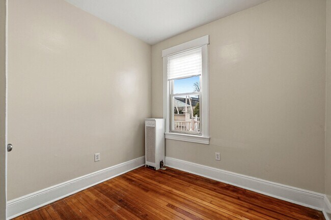 Building Photo - 1136 Avenue C