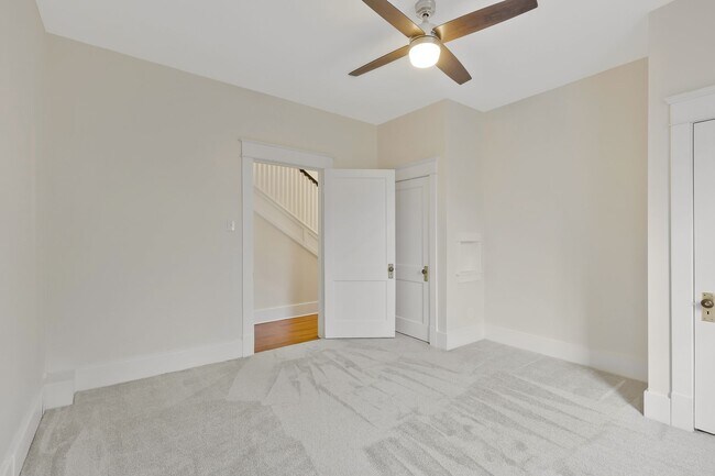 Building Photo - 4th Ave Riverside