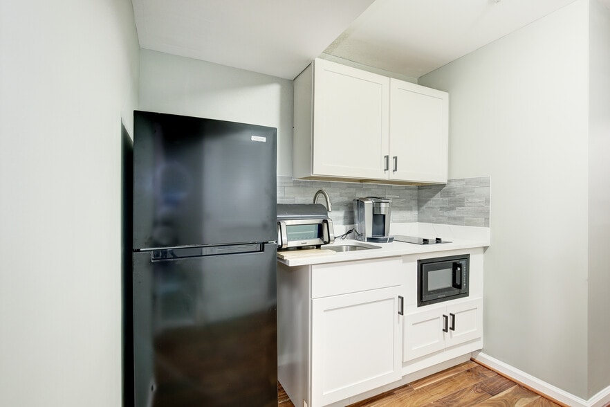 Personal kitchenette - 4113 Windflower Way