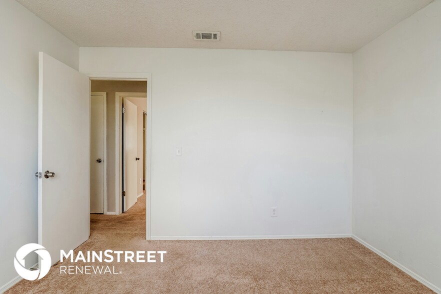 Building Photo - 155 Sandalwood Dr