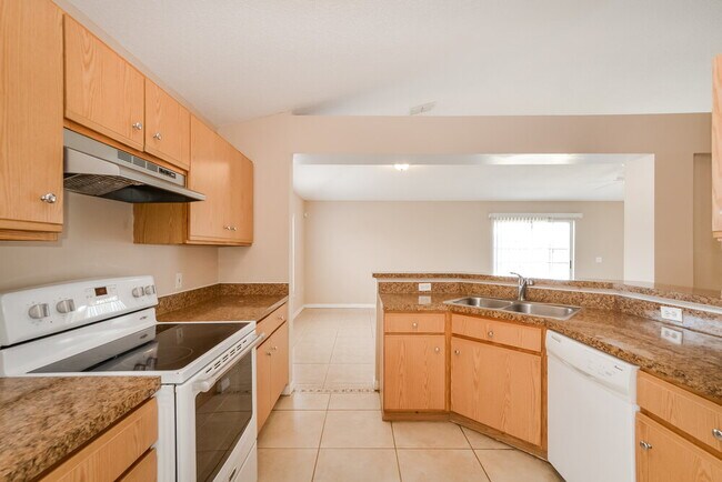 Building Photo - 16041 Wilkinson Dr