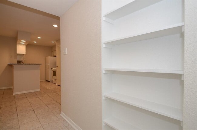 Building Photo - 12550 Whittington Dr