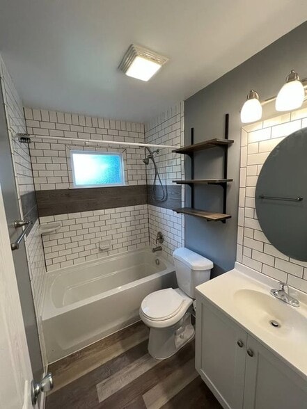 Building Photo - 717 S 49th St