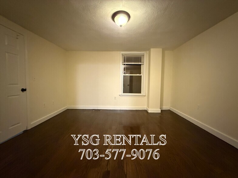 Building Photo - 19 Lambert Ave