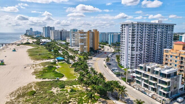 Building Photo - 405 N Ocean Blvd