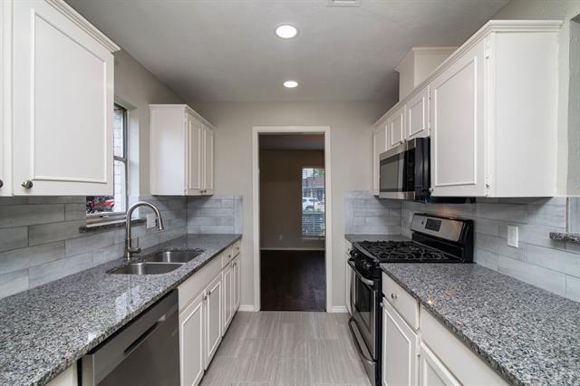 Building Photo - 2726 Starcrest Ln