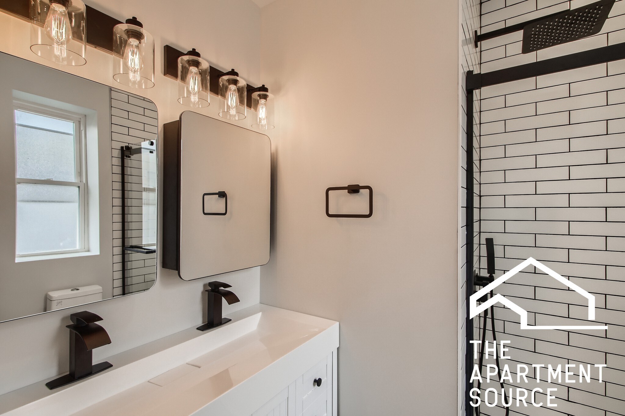 Building Photo - 1452 W Irving Park Rd