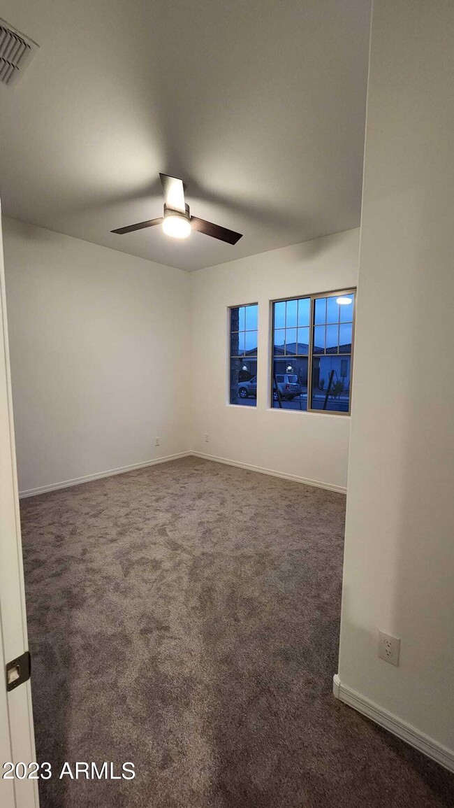 Building Photo - 14130 W El Cortez Pl