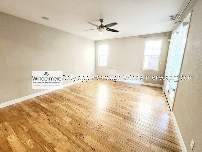 Building Photo - 1563 Parkside Way