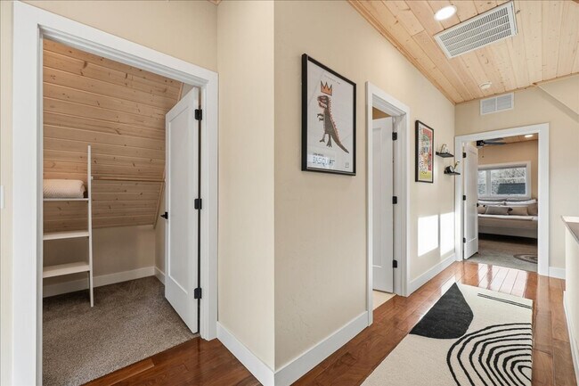 Building Photo - 1434 S Euclid Ave