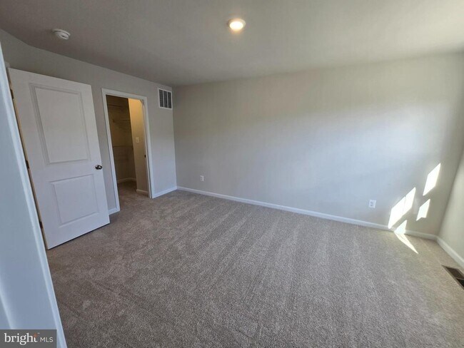 Building Photo - 1324 Red Clover Ln