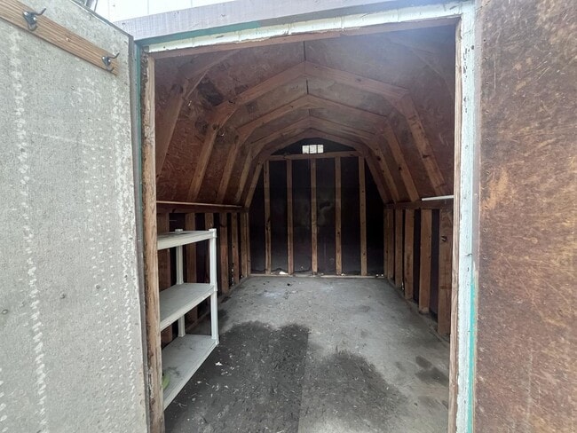 Building Photo - Cozy 3 Bedroom 1 Bathroom with Large Yard
