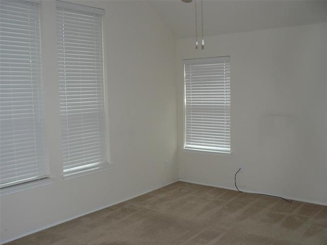 Building Photo - 1619 Northview Dr