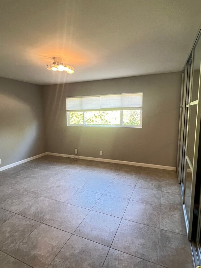 Building Photo - Beautiful Home in Rancho Palos Verde-Sun R...