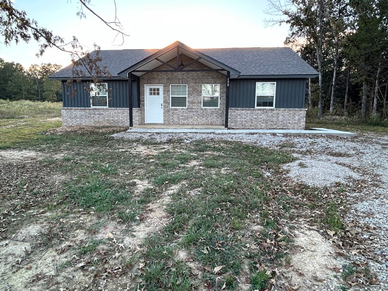 Primary Photo - 198 Rustic Ln