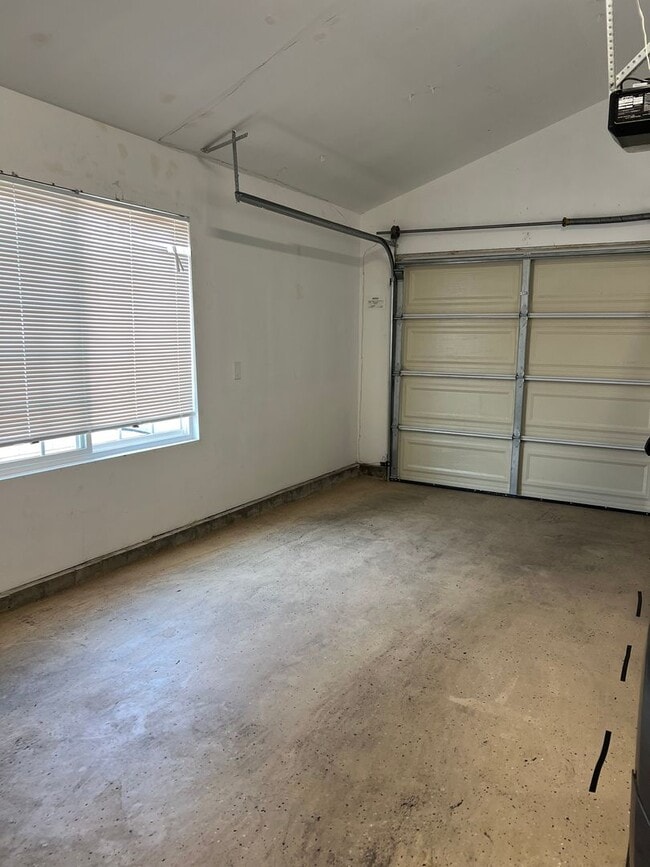 Building Photo - Charming 3 bed/ 2 bath home in El Monte!!