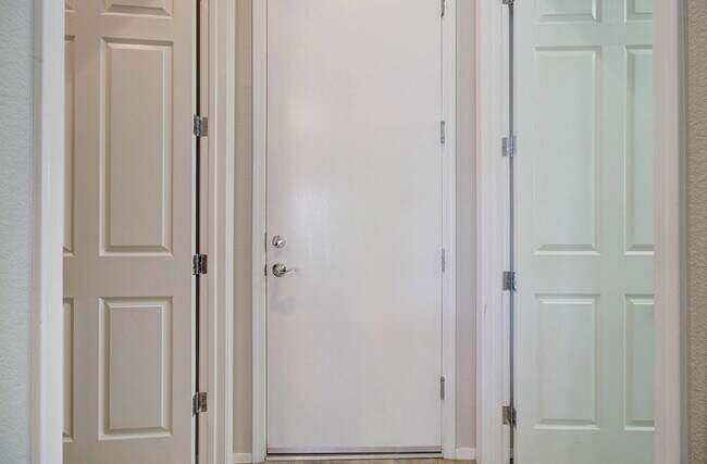 Building Photo - 4120 E Donato Dr