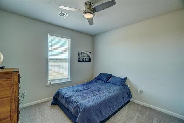 Building Photo - 1015 Greenview Dr