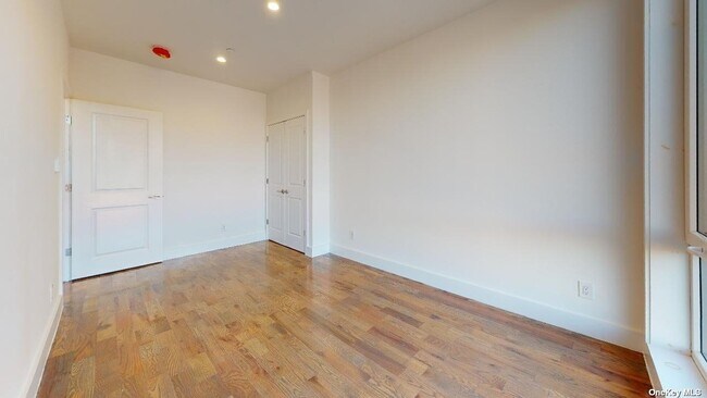 Building Photo - 13828 Queens Blvd