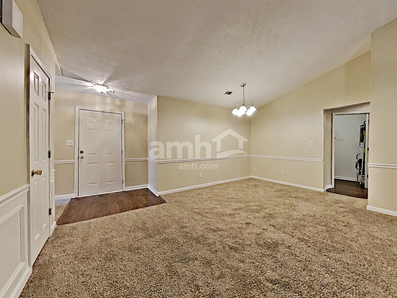 Building Photo - 451 Bellingham Dr