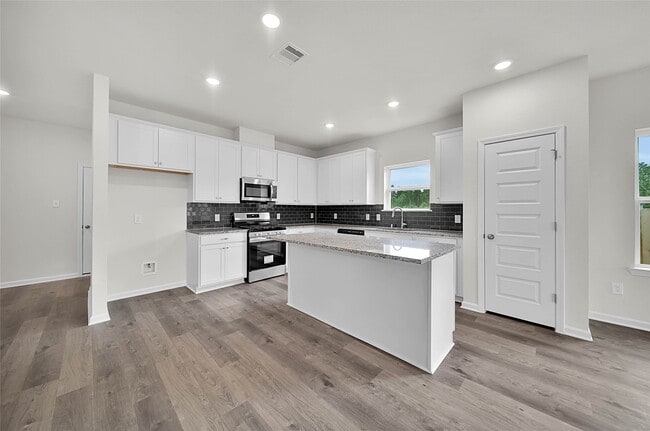 Building Photo - 16478 Branchers Dr