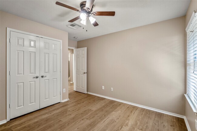 Building Photo - 22 Garden Lodge Pl