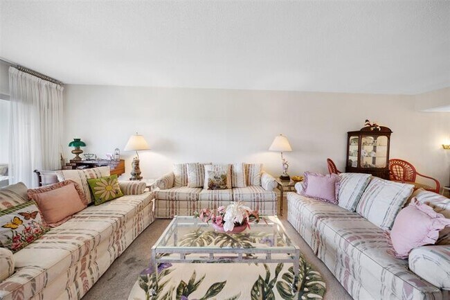 Building Photo - 3000 N Palm Aire Dr