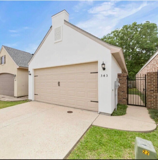 Building Photo - 343 Chimney Rock Blvd