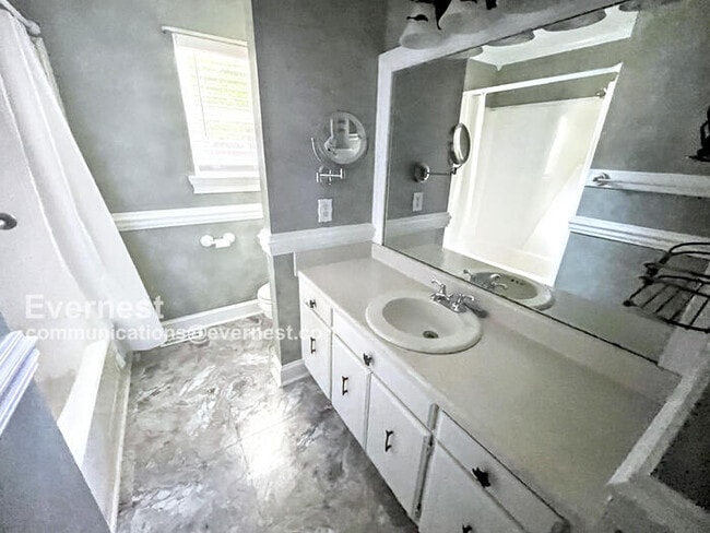 Building Photo - 5438 Village Garden Dr