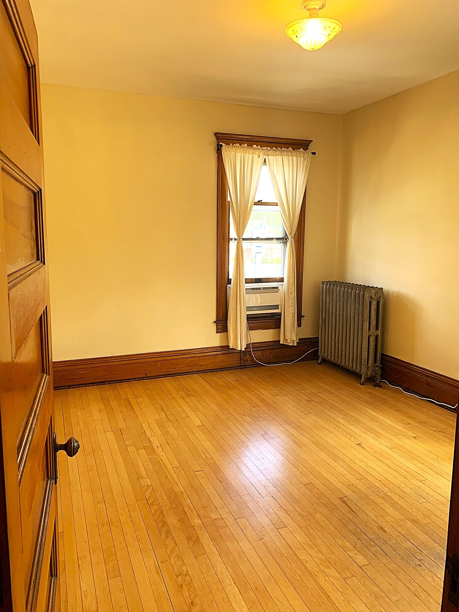 Bedroom - 618 S Farwell St
