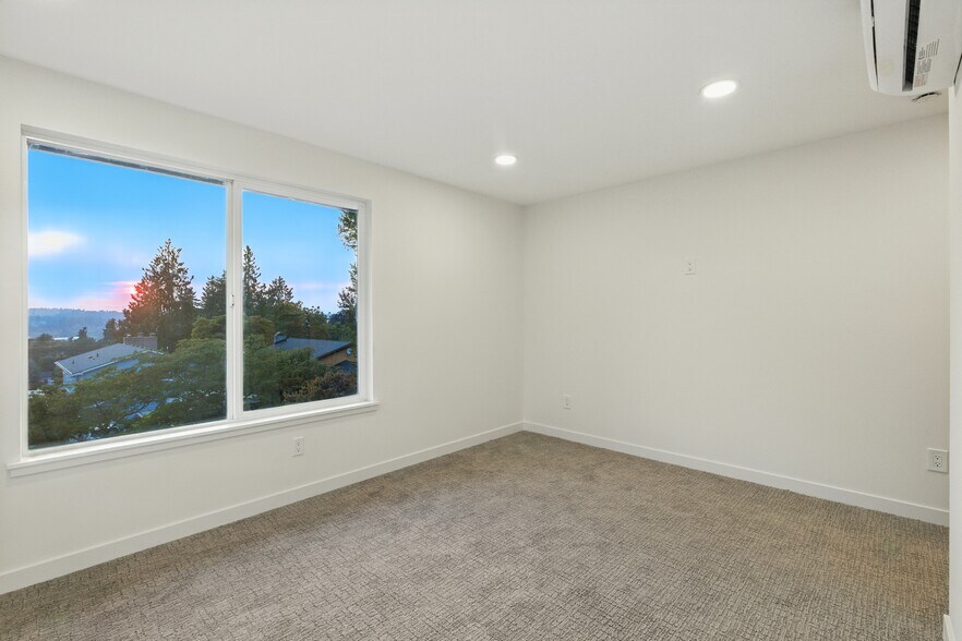 Master bedroom - 5150 S Creston St