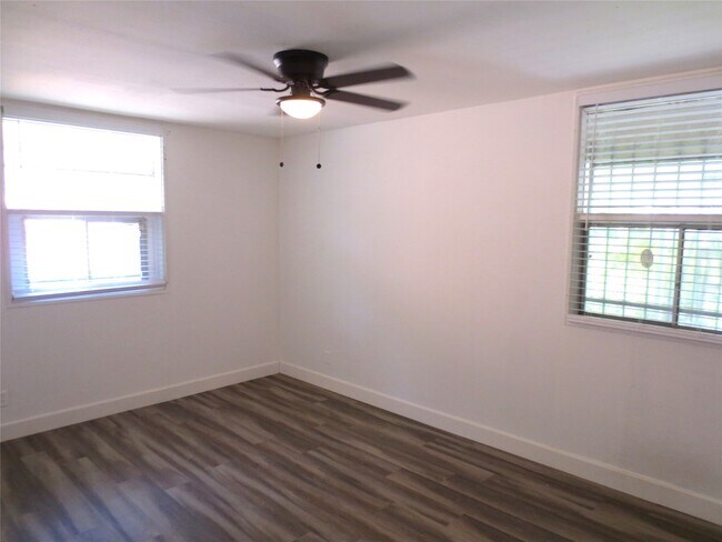 Building Photo - 6633 Mobud Dr