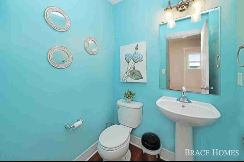 Building Photo - 717 Wild Flower Dr