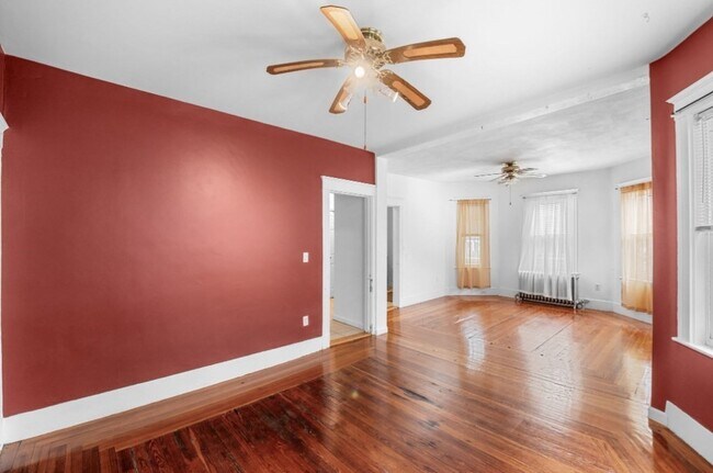 Building Photo - 114 Cedar St