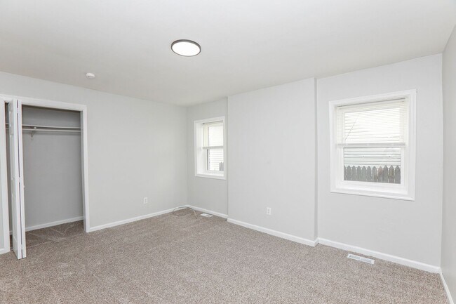 Building Photo - 422-424 W 30th Street