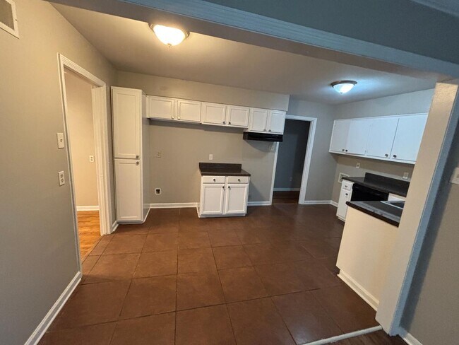 Building Photo - 3065 Earnett St
